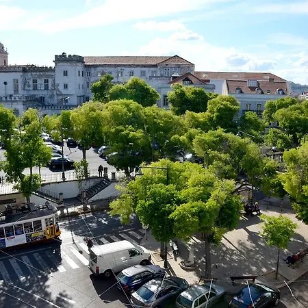 Garden And City Views In Graca Apartman *