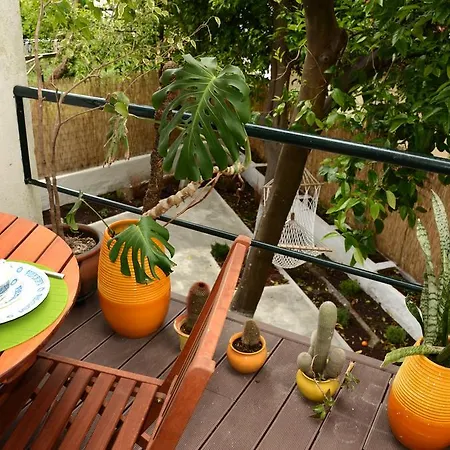Garden And City Views In Graca Apartman *