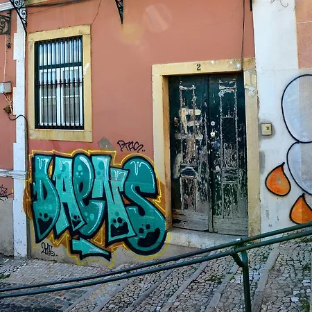 Apartment Garden And City Views In Graca Lisbon